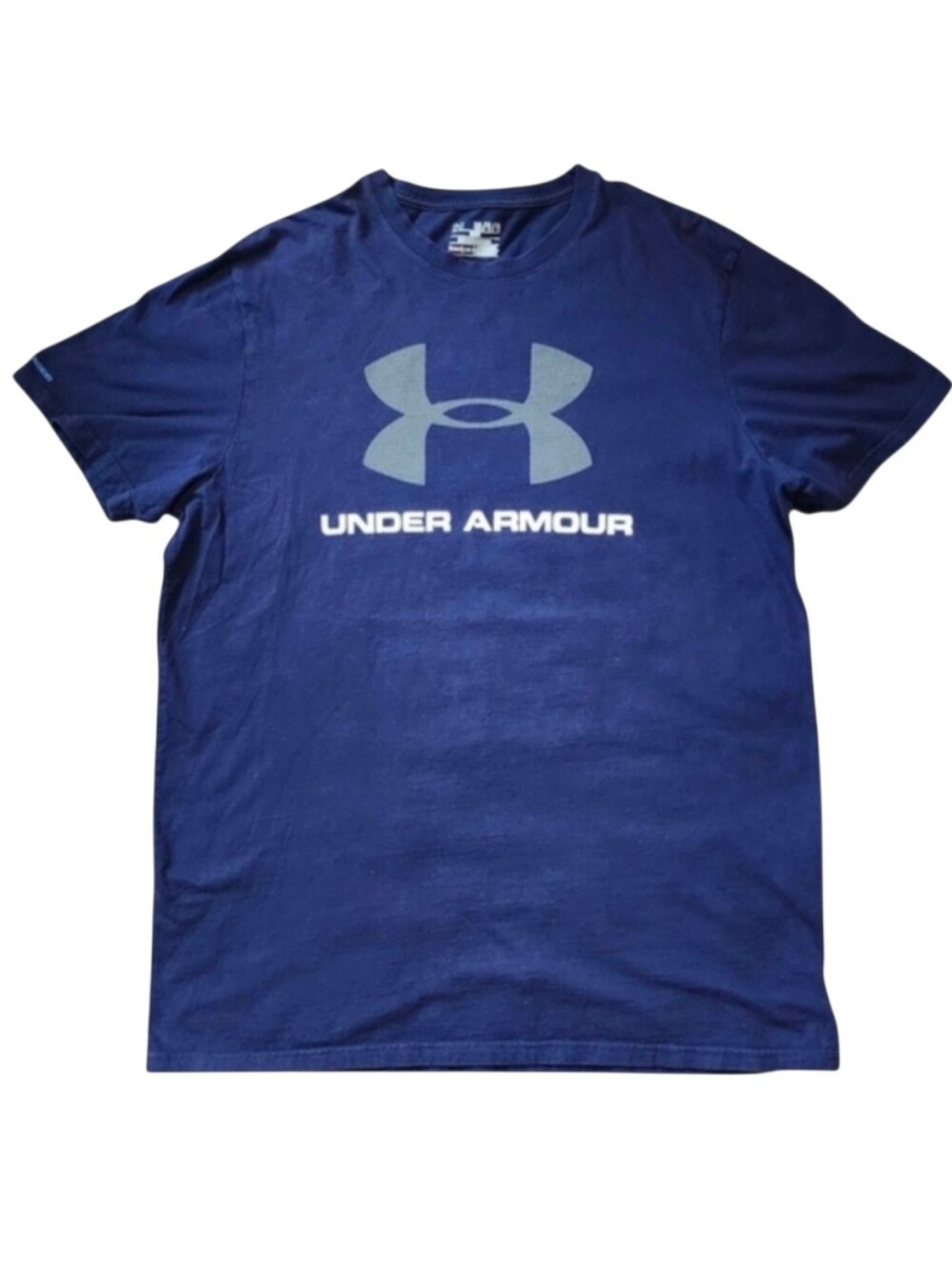 ​Under Armour Large Navy Blue Heat Gear Workout Tee Shirt